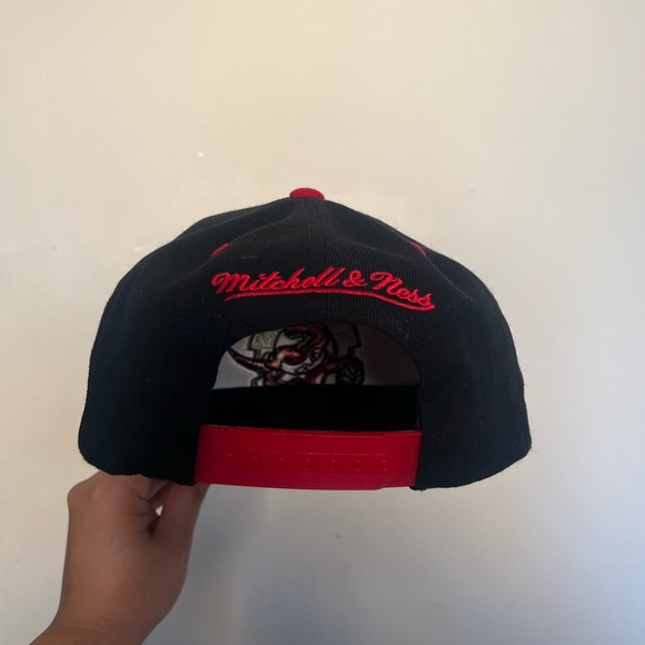 Mitchell & Ness Raptors Hat - Picture 2 of 5